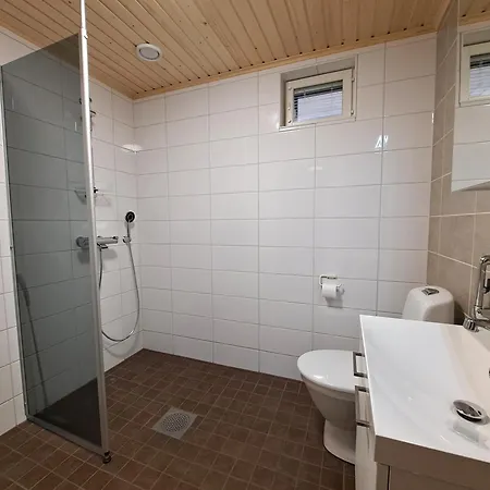 Tuomenkartano C8 アパート *